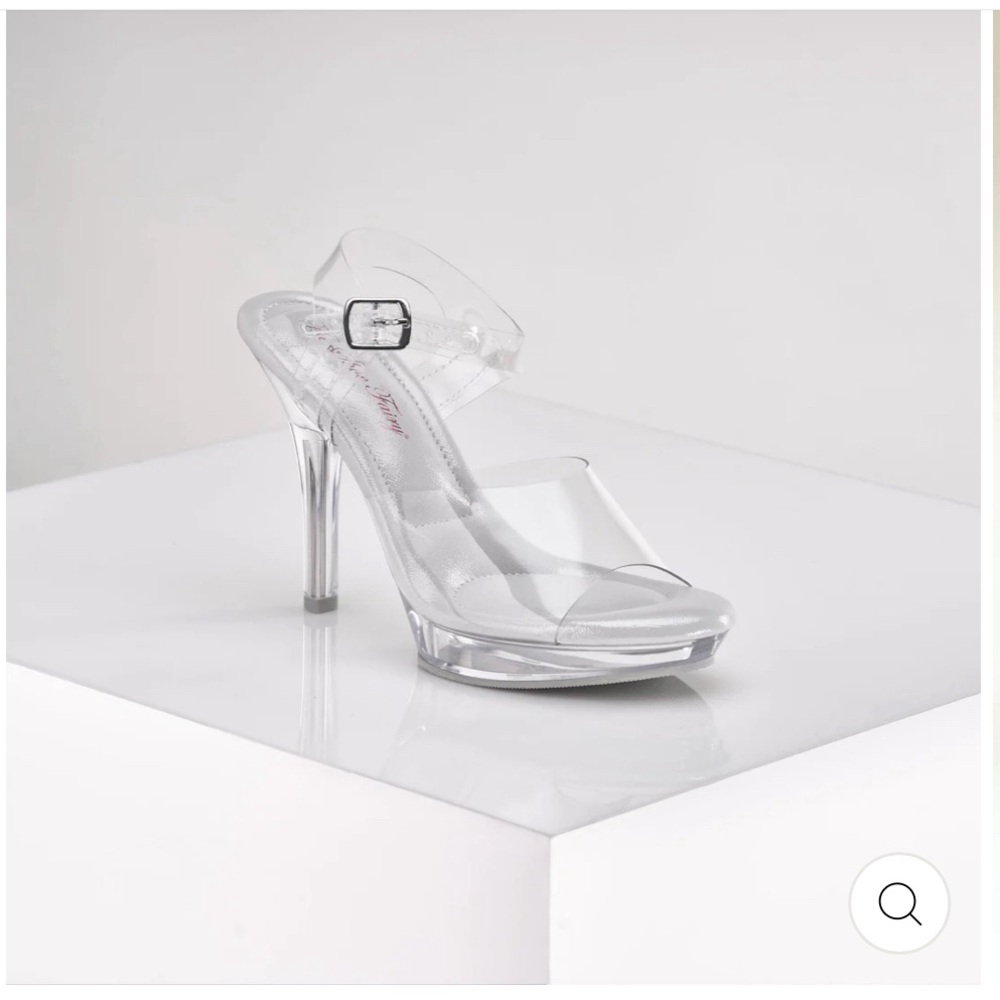 NWT, The Shoe Fairy Olympian Transparent size 8